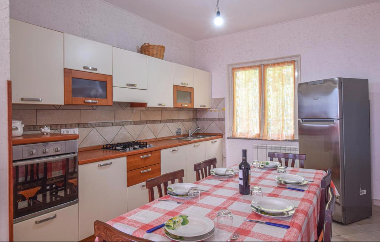 Confortevole E Spazioso Appartamento 100Mq A Falerna Con Vista Panoramica Sul Golfo Con Free Wifi E Smart Tv Exterior foto